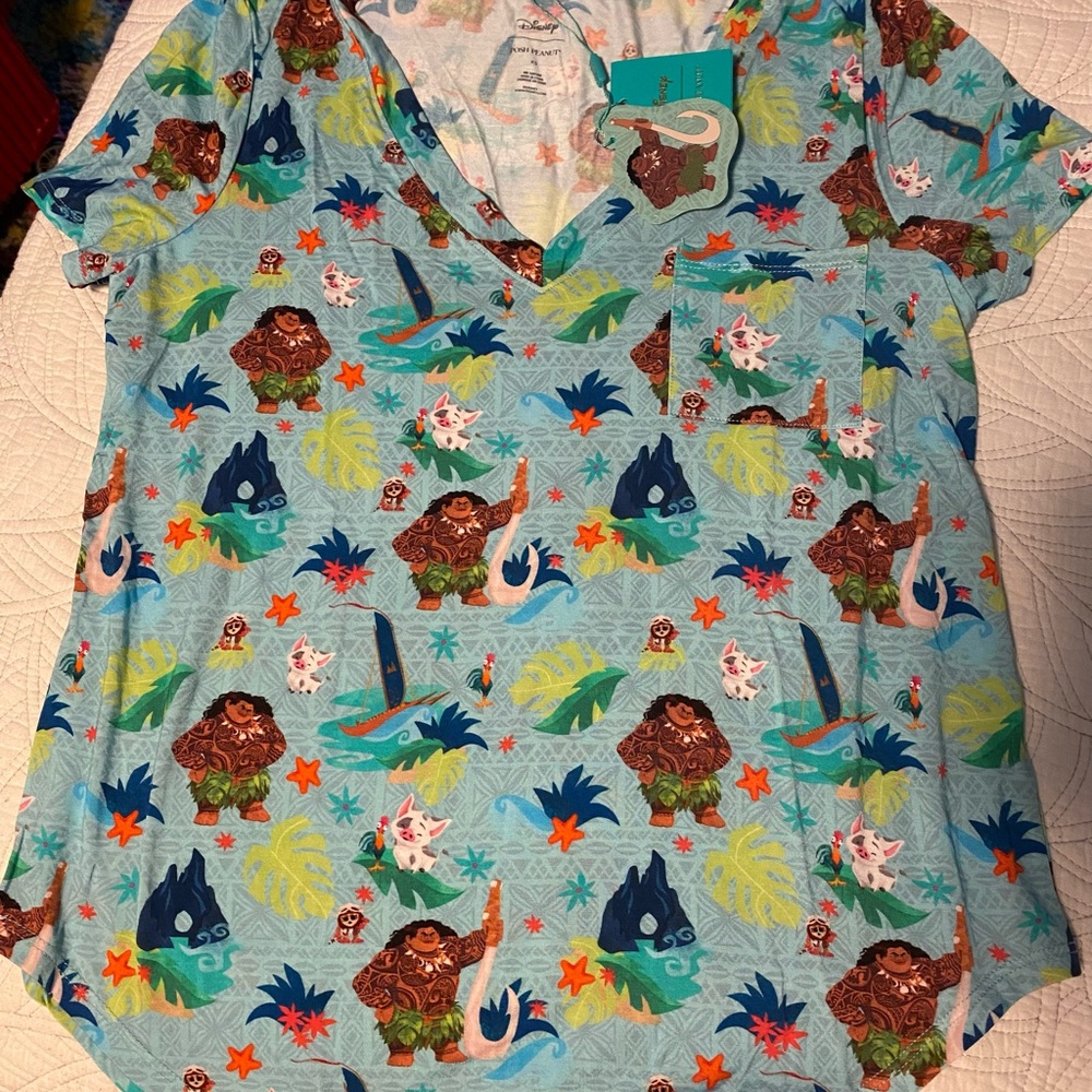 Posh Peanut Disney Maui Tropical Women’s V-neck, NWT, XS